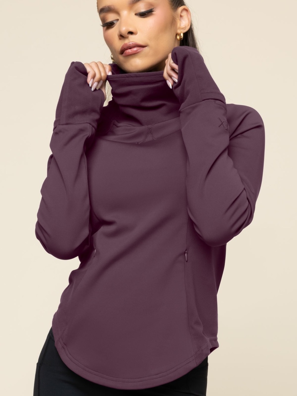 POPFlex Chasing Pavements Mockneck Pullover in Aubergine Dark Purple Small